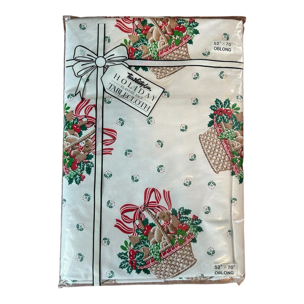 NEW VTG Town & Country Christmas Flannel Back Tablecloth 52" x 70" Oblong NOS